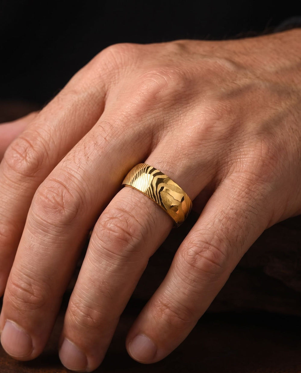 Horus ring onhand