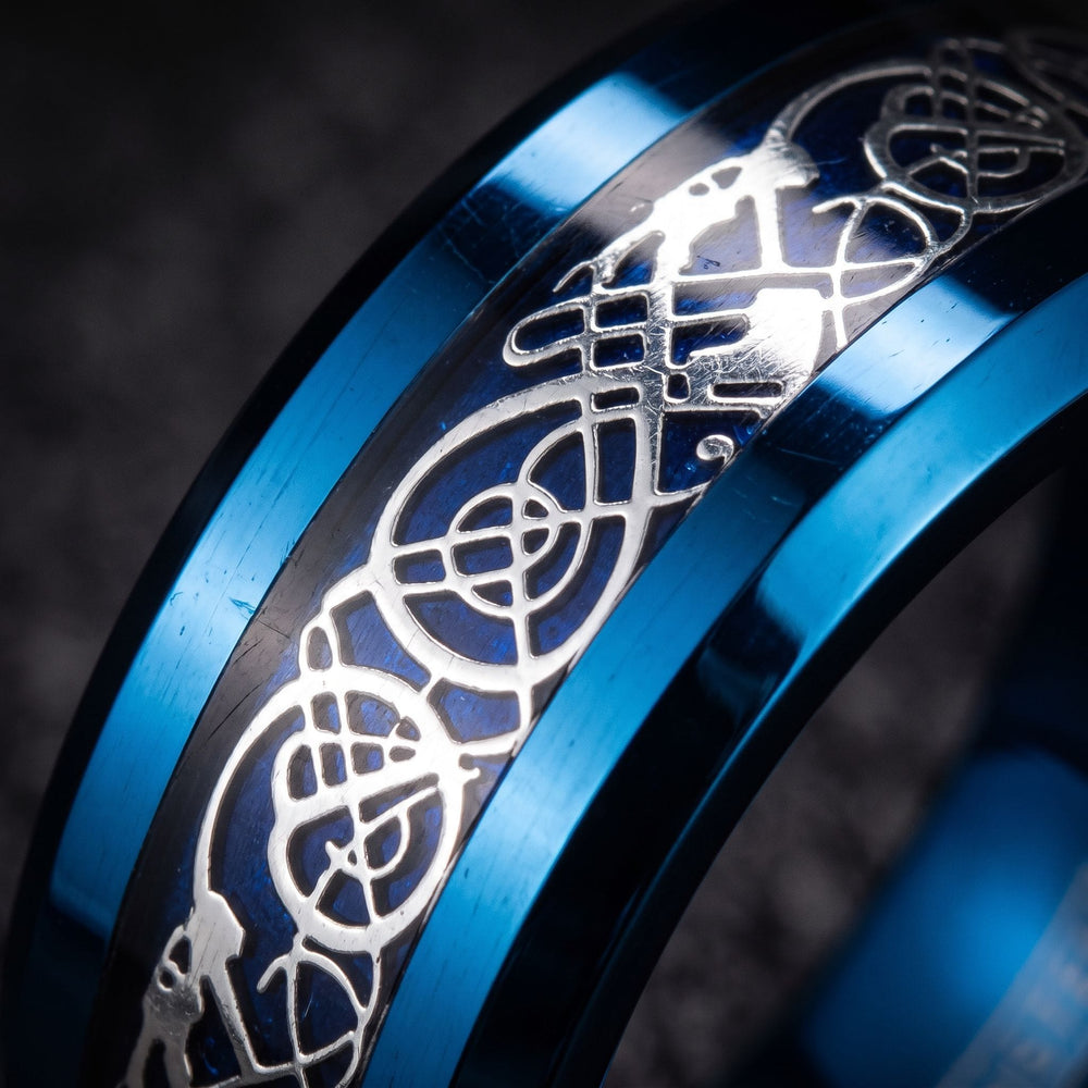 Celtic Dream - Blue & Silver ring macro