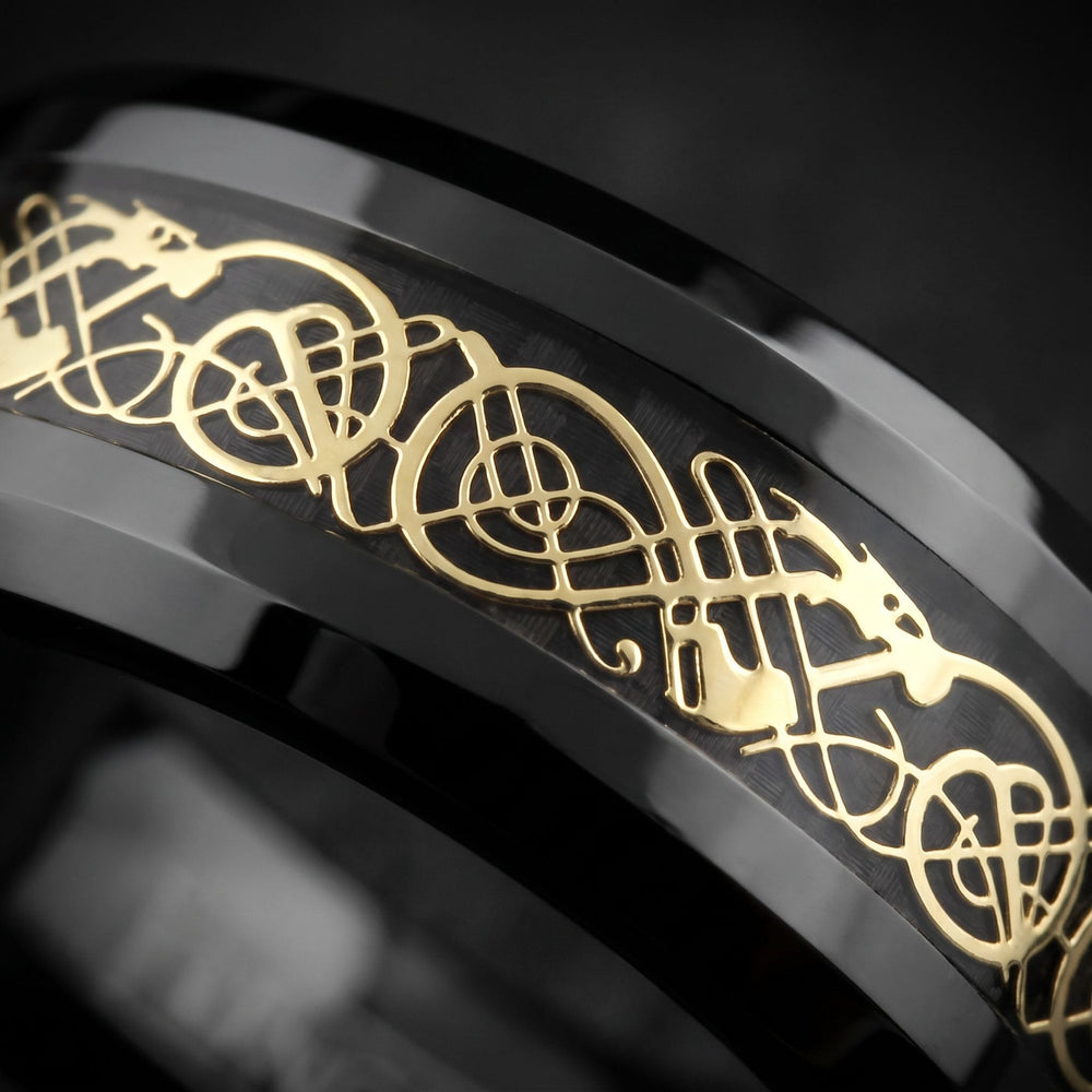 Celtic Dream - Black & Gold ring macro