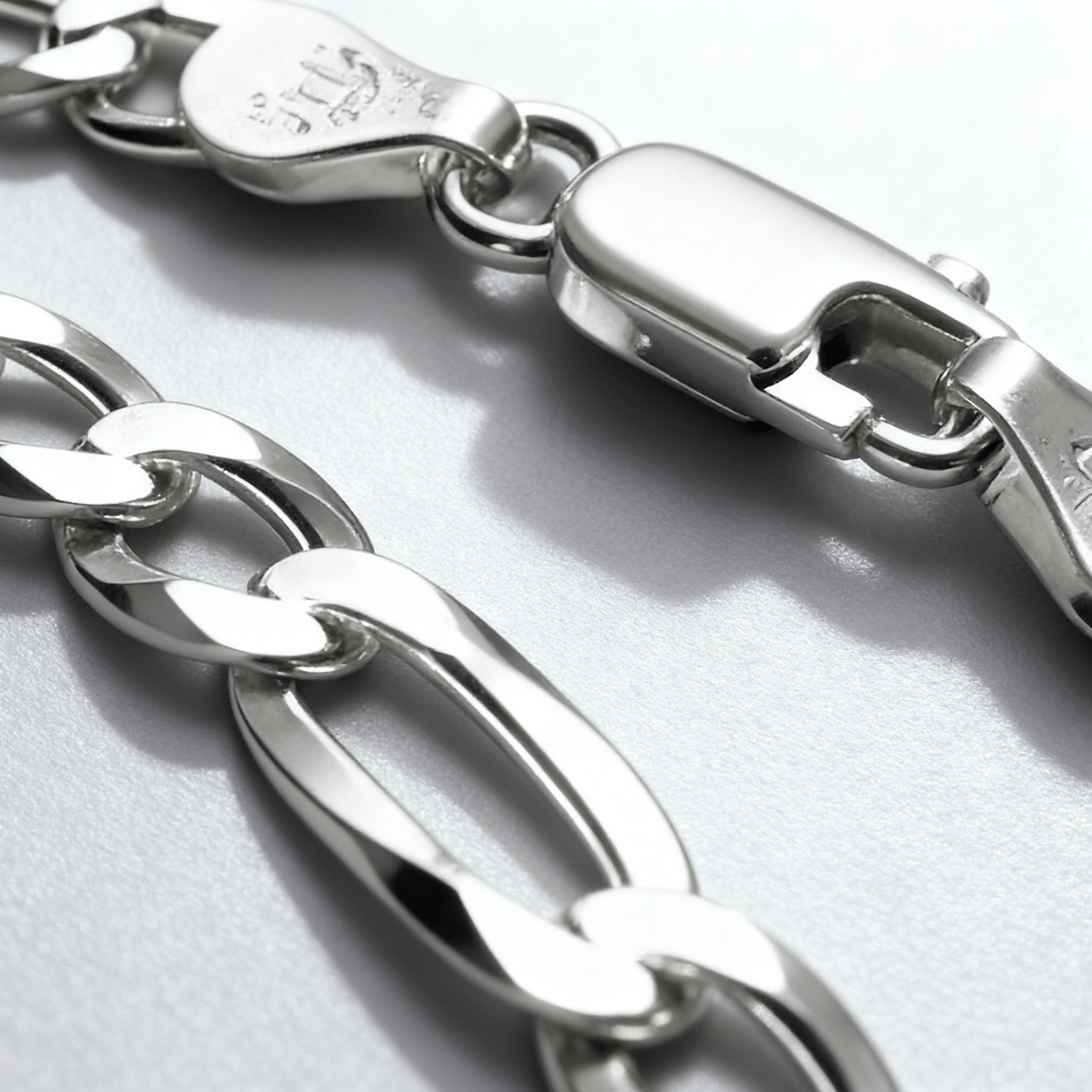 VALTARIS Thin Sterling Silver Figaro Bracelet  – 4mm