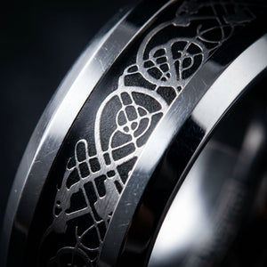 Celtic Dream - Silver & Black mt-dark macro