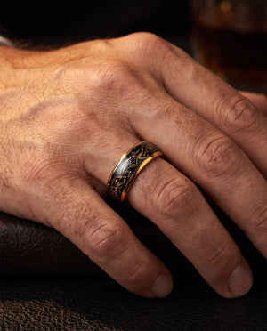 Anubis ring onhand