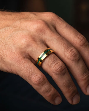 Gaia ring onhand