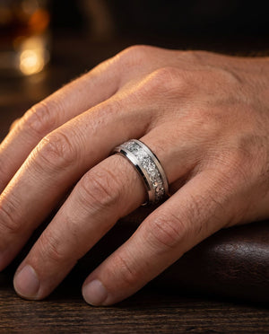 Luna ring onhand