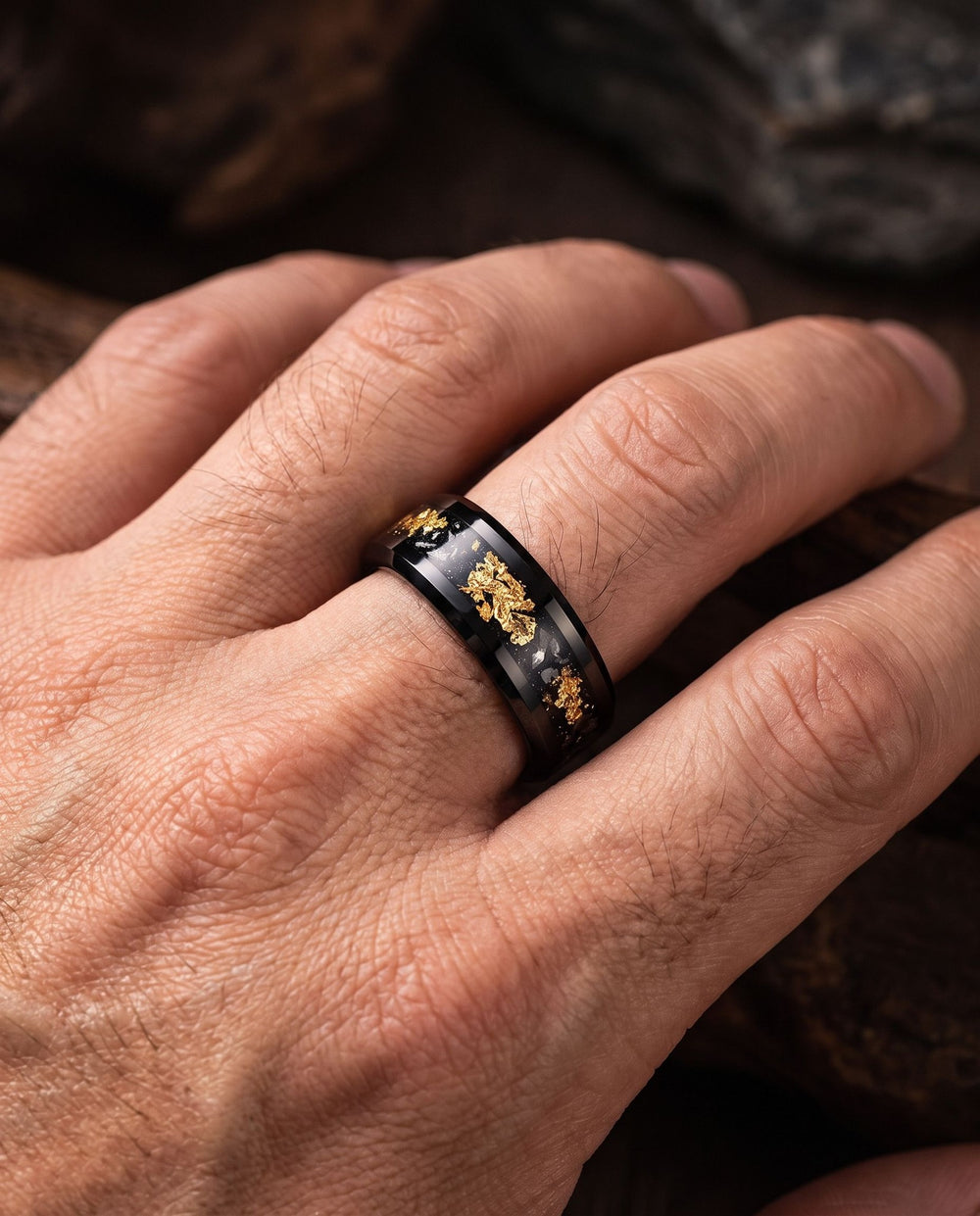 Osiris ring onhand